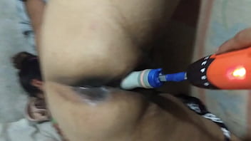 Preview 4 of 90s American Porn - Usando desarmador con dildo
