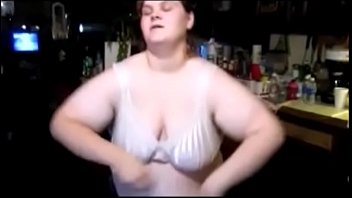 Preview 1 of Sex Manusia Vs Hewan Liar - White Bitch In Heat Can&#039_t Keep Her Legs Close Fucks Anyone And Anything Taking It Balls Deep In Her Guts In Kitchen floor In front Of Her Family