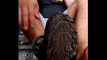 Preview 3 of Real Chech - Tirando o bota depois de um dia todo calorento