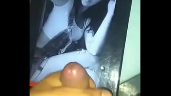 Preview 4 of Little Babe Xxc - Me la jalo para mi amiga