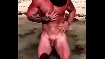 Preview 2 of Gets Black - Party en la playa