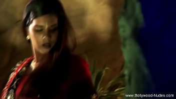 Preview 1 of Indian Puke Arina Vidiyo - Brunette Lady Dance And Seduce Her Lover