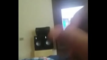 Preview 1 of Allover30 Jocelyn Lesbian - Coroa gostoso batendo uma pra mim