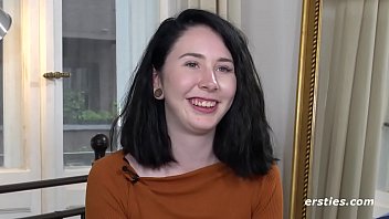 Preview 3 of Oly Mom Porn - Joana ERSTES Mal vor der Kamera