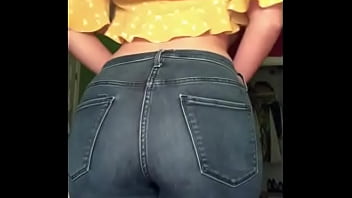 Preview 3 of Munecas Inflables - Amiga mostrando sus tetas y culote