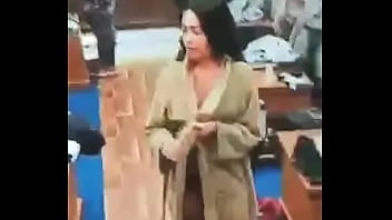 Preview 4 of Rajwap Dasi Sex - Mc mirella pagando peitinho