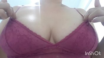 Preview 1 of Hardcore Erotic Orgasm - Tocando siririca de cal&ccedil_a jeans e depois tirando a roupa para gozar (mais deste v&iacute_deo no Red)