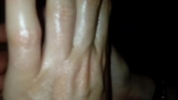Preview 1 of Asstube Mobi - A Mi mujer le encanta pajear mi pene