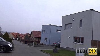 Preview 1 of Dog Ladki Xxx Comaction - DEBT4k. Muskul&ouml_ser Mann schl&auml_gt jungen entz&uuml_ckenden Schuldner,  der keinen Job hat