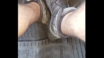 Preview 2 of Baabe - dirigindo de botas chulezentas