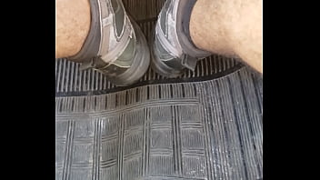 Preview 4 of Baabe - dirigindo de botas chulezentas