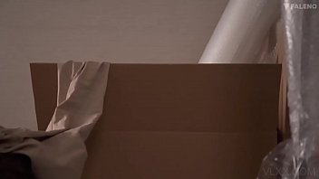Preview 1 of L Coroa - Hello! I&#039_m in the next room ...