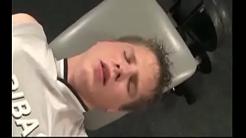 Preview 4 of Xnxx Gon - blowjob handsome guy in gym