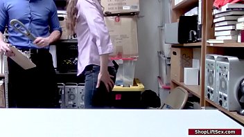 Preview 1 of Mumbai Read Light Area Randi Sex - Blonde latina babe facefucked by officer