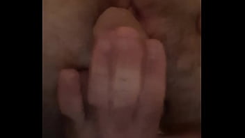 Preview 4 of Zenci Rus Sex - Je rentre aux toilettes pendant un d&icirc_ner pour me doigter