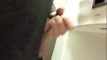 Preview 3 of Xxx Bilu Film Hd - Daddy gozando no banheiro