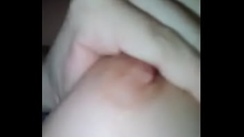 Preview 4 of Xxxxxxxxxxxxxx G - Novinha mostrando os peitos