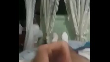 Preview 3 of Sleepyporn - pajita en la cama con corrida