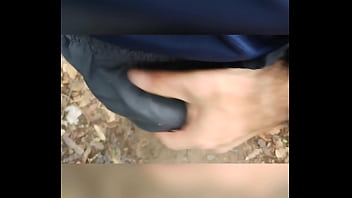 Preview 1 of Nargas Xxx All Pakistanu Adakra - Andado com o pau pra fora da bermuda no parque.