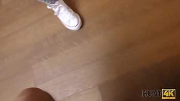 Preview 4 of Rofebf Xxxhd 10 - HUNT4K. Hunter aide les jeunes gars &agrave_ louer une chambre et des colleen pour cela