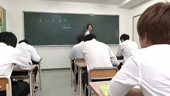 Preview 1 of Kannada Sxe Video - 声が出せない絶頂授業で10倍濡れる人妻教師　岡村麻友子