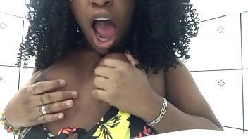 Preview 1 of Xxxsex Hy - Novinha safada no banho
