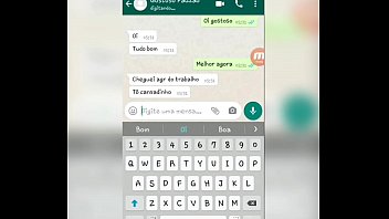 Preview 1 of Famely Vacation - Gostoso do Pauz&atilde_o Gozou mais d. jatos de leite conversando no Zap Zap e fazendo chamada de v&iacute_deo com Sorayyaa - Assista completo no Xvideos RED