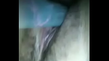 Preview 1 of Tight Bondage Lesbian - Masturbandome con un consolador hecho de mi plancha de cabello con condon.