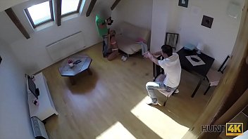 Preview 3 of Agartala Xxx - HUNT4K. Kluger J&auml_ger findet einen Weg,  junge Babe mit Bargeld zu verf&uuml_hren