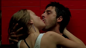 Preview 1 of Bom Sis - Esmeralda Moya ass - SEX,  PARTY &amp_ LIES - hot kissing,  upskirt,  sexy Spanish actress,  green panties,  tongue,  butt - Mentiras y Gordas