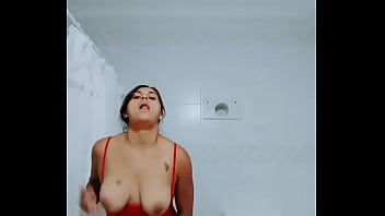 Preview 3 of Shy Love Jugsxcom - La empleada se toca para mi