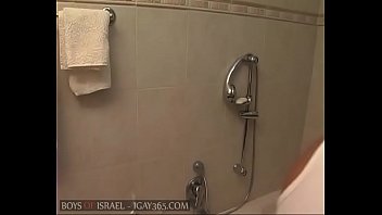 Preview 1 of Arbe Girl Pakistani Boy Xnxx - An Israeli man masturbating in the shower