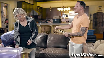 Preview 1 of Sak Zadan Vahshy - Classy GILF gives long sensual blowjob before being railed