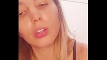 Preview 2 of Sis Wants Me - Vamo na video chamada antes de 11975740713