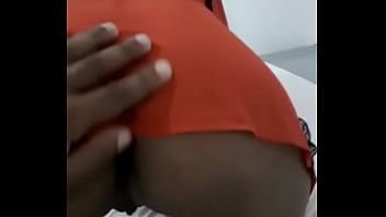 Preview 2 of Messages Porn Sexym - Esposa sem calcinha de quatro na cama