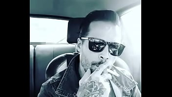 Preview 3 of Salle Dang - WWW.MAROMBAGAY.NET - Delicioso boy fumando no carro