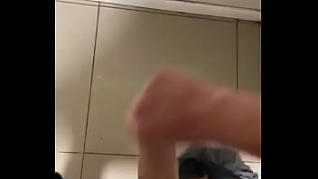 Preview 4 of Amlmai Sex - Chileno jovencito se pajea antes de la ducha parte 1