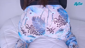 Preview 1 of Sexo Raro - la esposa infiel de mi amigo esta muy cachonda y me monta sin parar! porno casero