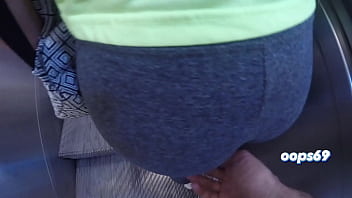 Preview 1 of Mommy Suck Best - Guy Grinding his Cock in the Ass of a Woman who Goes to Work by Public Train and she Liked !