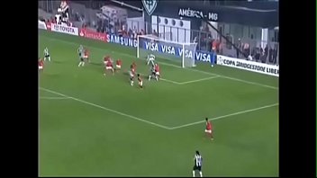 Preview 2 of Clinging To Sister With Shower - Victor esbaga&ccedil_ando o cu da mexicana na libertadores