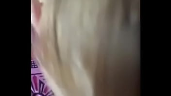 Preview 2 of Boobs Sucking Vidoes - Mamada de la Alemana en lencer&iacute_a sexy