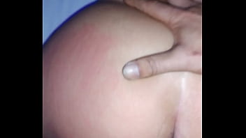 Preview 4 of Gvlen Stark - Menage - morena cavala! esposa hotwife no motel com o marido e um amigo! levando rola de quatro!
