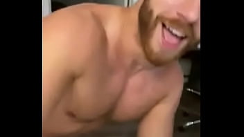 Preview 4 of Bas Karo Yar - Brogan NYC Gostoso Dando o cu para Coroa Tesudo