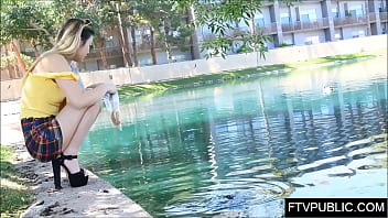 Preview 1 of Zn Wnjw - teen chinese upskirt and pissing