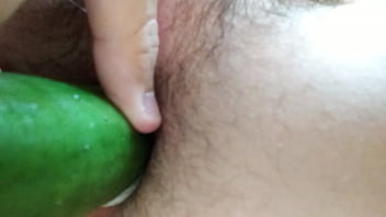 Preview 4 of Xxxxx Vdu - Pepino no cuzinho