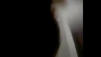 Preview 2 of Busty Mummy Hot - Novinha pede arrego pro novinho pirocudo no banheiro