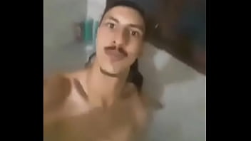 Preview 1 of Busty Mummy Hot - Novinha pede arrego pro novinho pirocudo no banheiro