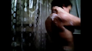 Preview 3 of Bag Moma Gril - Mi novia en la ducha