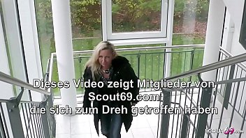 Preview 1 of Adam Poorn - Deutsche H&auml_ngetitten Mutter fickt mit dem Mitbewohner ihres Sohnes