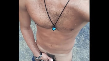 Preview 4 of Xsexyvideo Lamba Loda - Com tes&atilde_o na chuva .